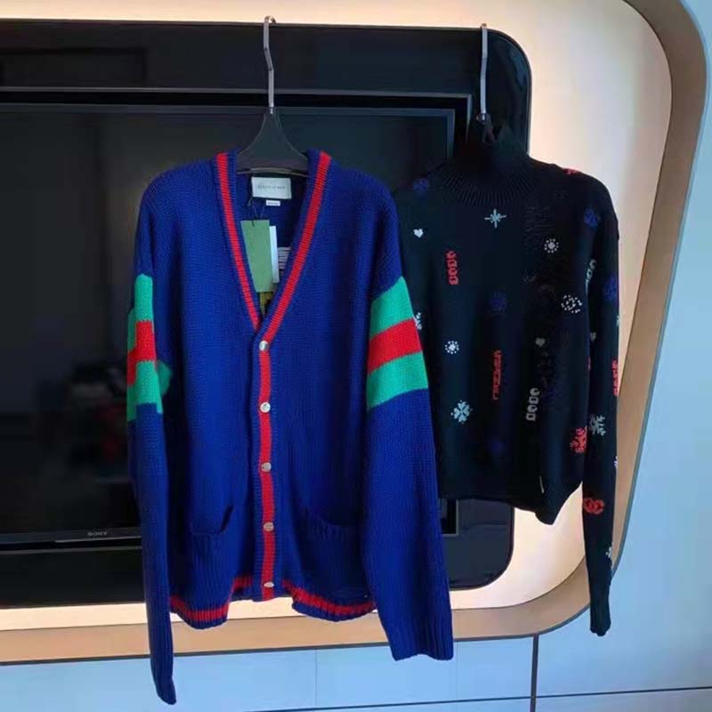 G*u*i gg men G*u*i 100 wool cardigan blue wool green red v-neck