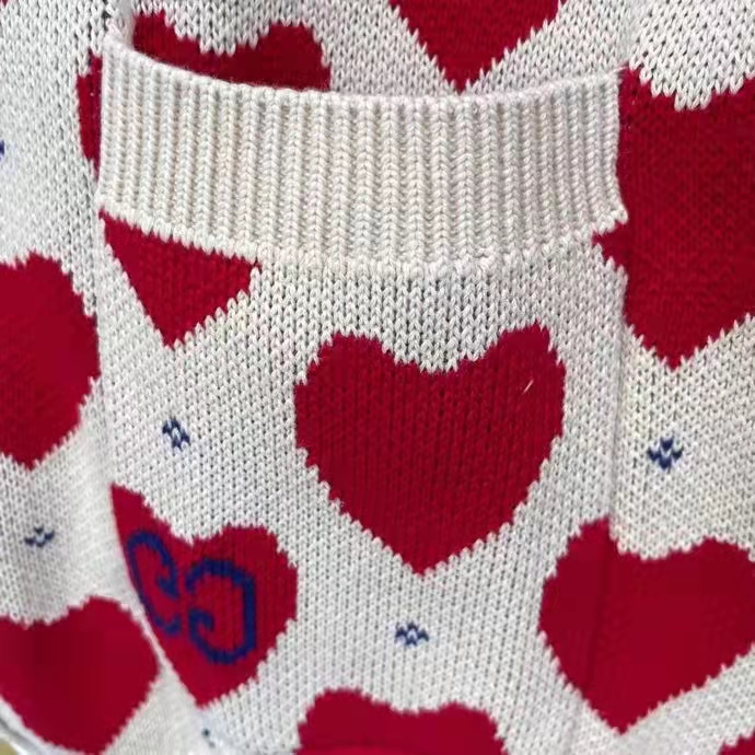 g*u*i women’s les pommes cotton heart sweater white He**ts knit cotton jacquard v-neck