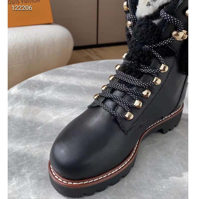 Louis Vuitton Unisex Territory Flat Ranger Black Calf Leather Shearling Initials Monogram Flower