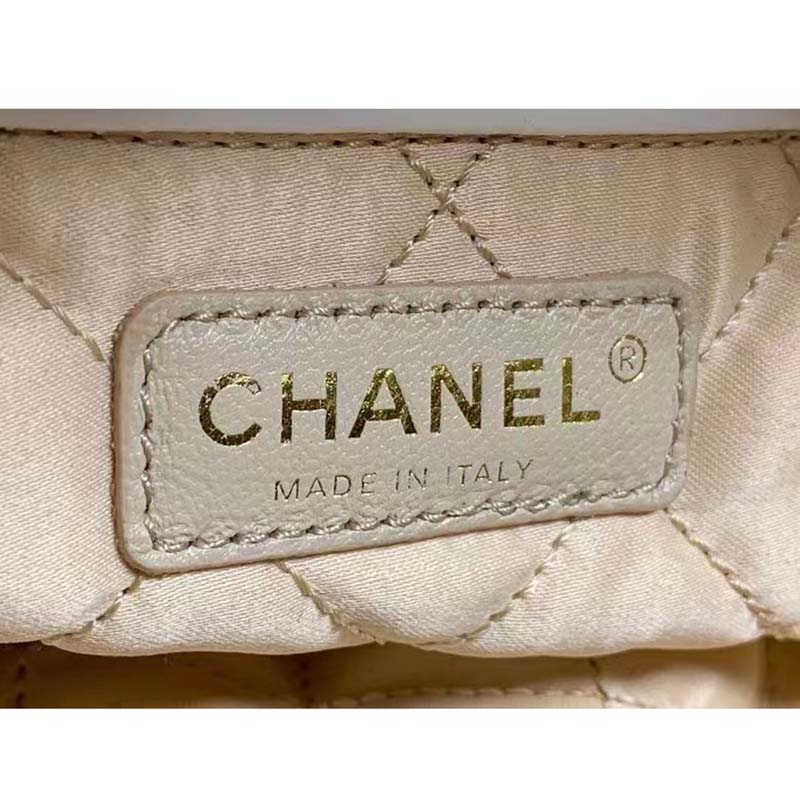 Chanel Women 22 Large Handbag Calfskin Gold-Tone Lacquered Metal