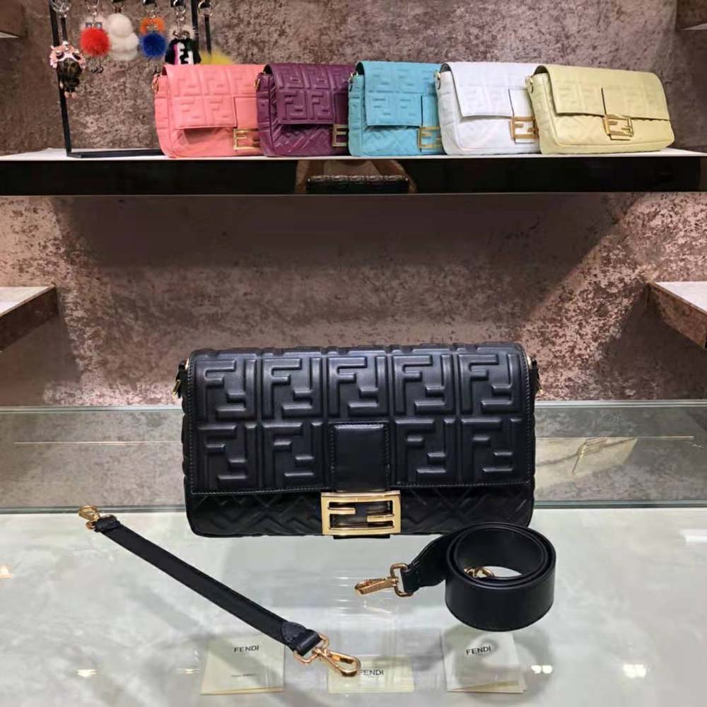 Fendi Women Iconic Large Baguette Leather Bag-Black