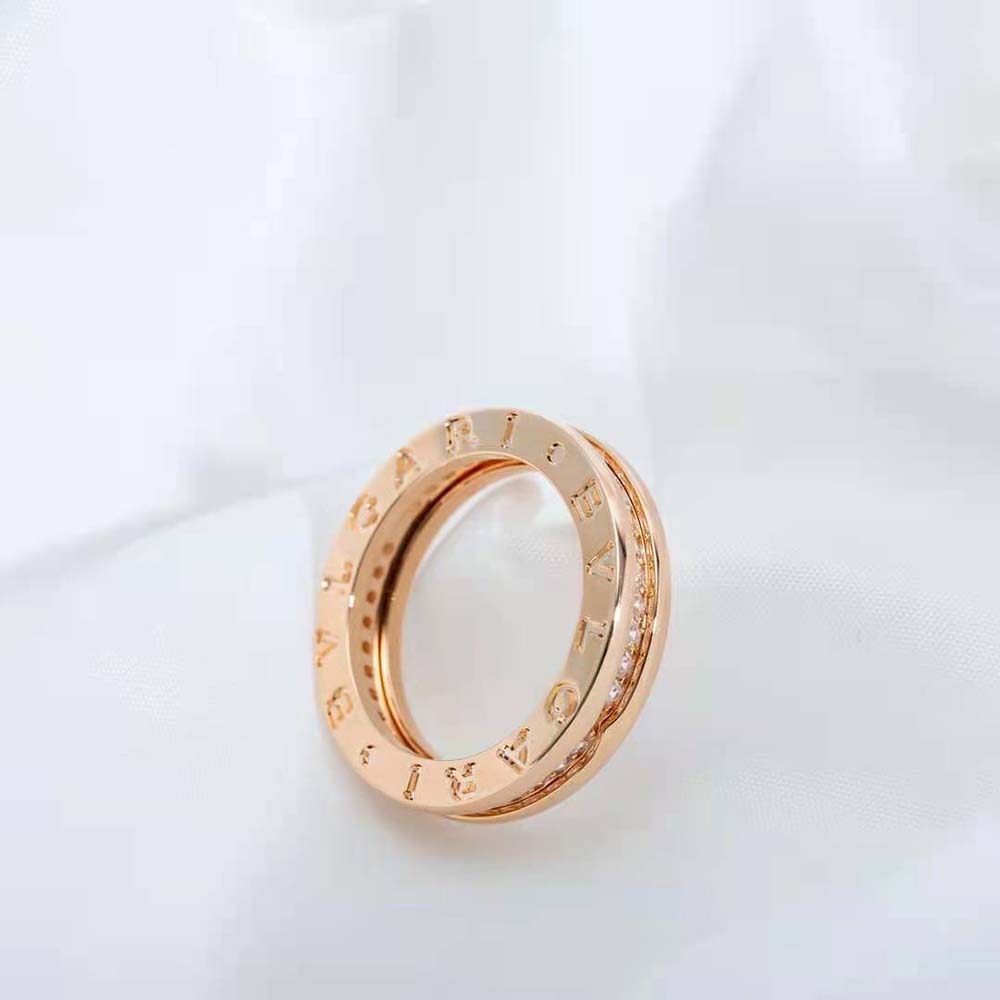 bvlgari women b.zero1 one-band ring in 18 kt rose gold set with pave Di*m*nds on the spiral