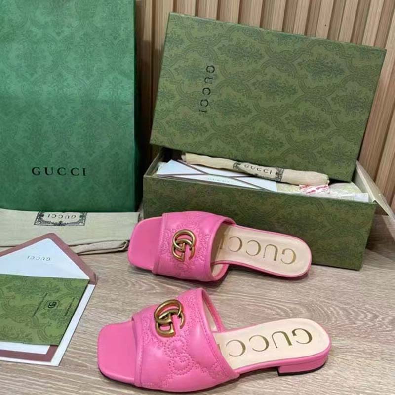 G*u*i women gg matelassé slide sandal bright pink double g square toe flat