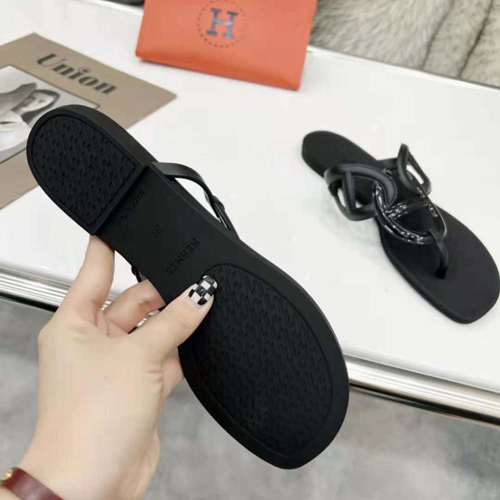 Hermes Women Egerie Sandal in Waterproof TPU with Chaine D Ancre Motif-Black