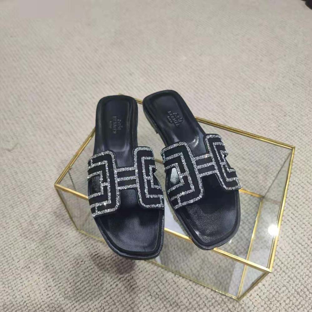 Hermes Women Oran Sandal in Suede Goatskin-Black