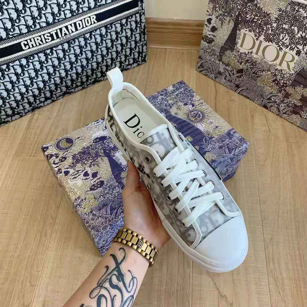 Dior Men B23 Low-Top Sneaker White and Black Dior Oblique Canvas