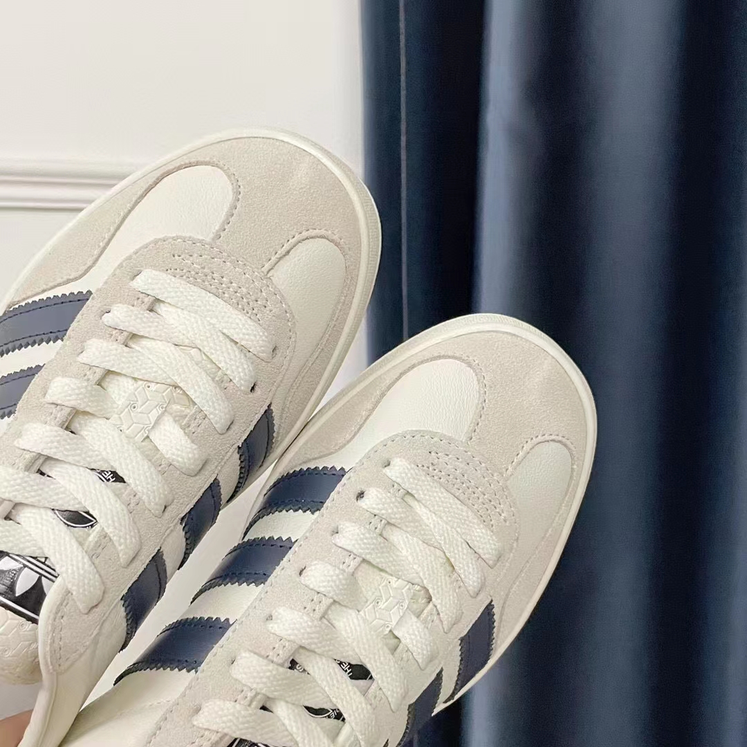 G*u*i unisex adidas x G*u*i gazelle sneaker white suede trefoil label