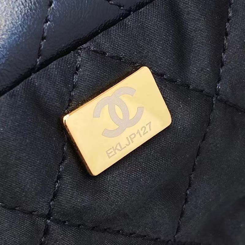 Chanel Women 22 Handbag Shiny Calfskin Gold-Tone Metal Black
