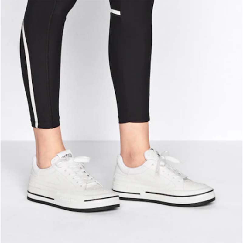 Dior Unisex CD D-Freeway Sneaker Vibe White Calfskin Leather Two Tone Rubber Sole Star