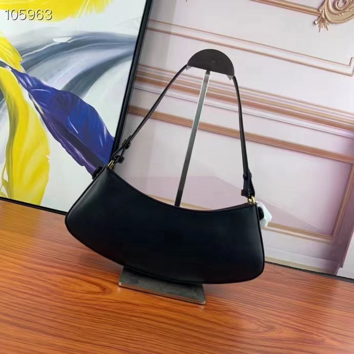 Fendi Women FF O’Lock Swing Mint Black Leather Pouch