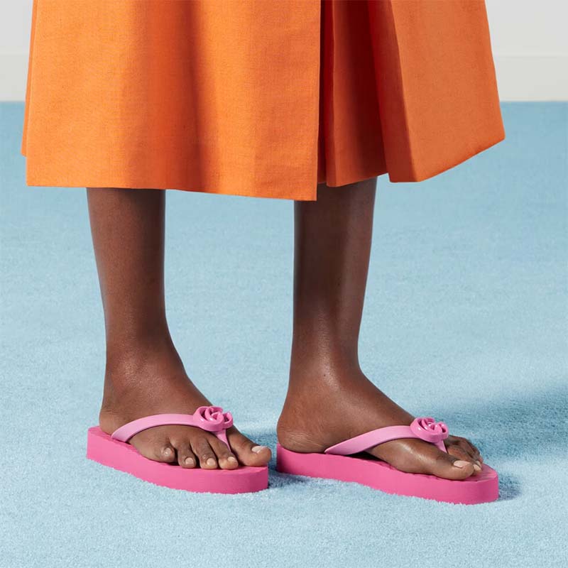 G*u*i women gg chevron thong sandal pink rubber resin double g flat
