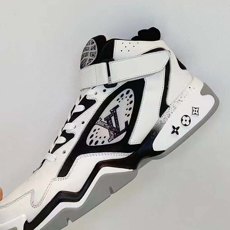 Louis Vuitton LV Unisex Trainer 2 Sneaker White Calf Leather Rubber Outsole