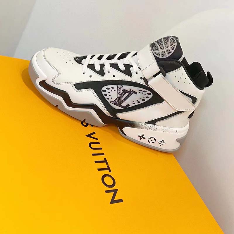 Louis Vuitton LV Unisex Trainer 2 Sneaker White Calf Leather Rubber Outsole