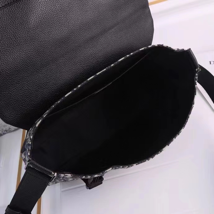 Dior Unisex CD Dior Explorer Bag Beige Black Dior Oblique Jacquard