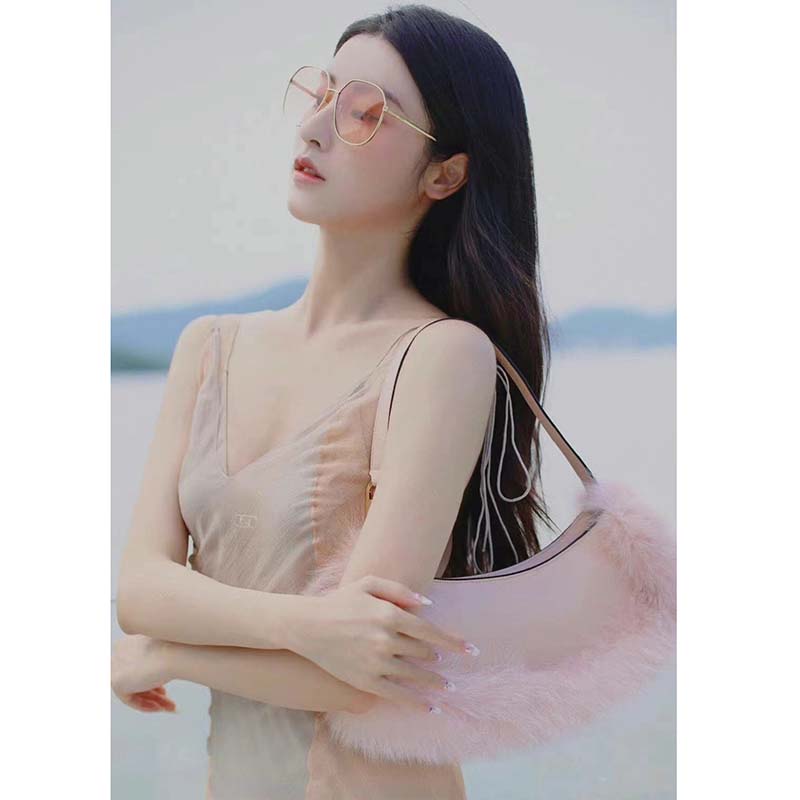 Fendi Women FF O’Lock Swing Pale Pink Leather Fox Fur Pouch