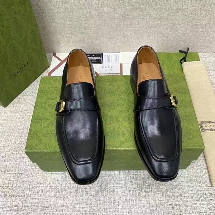 G*u*i men loafer buckle black leather ornamental buckle low 3 cm heel