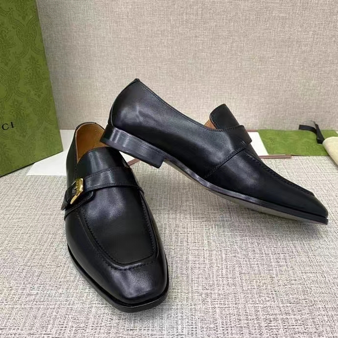 G*u*i men loafer buckle black leather ornamental buckle low 3 cm heel
