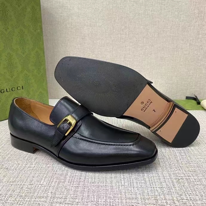 G*u*i men loafer buckle black leather ornamental buckle low 3 cm heel
