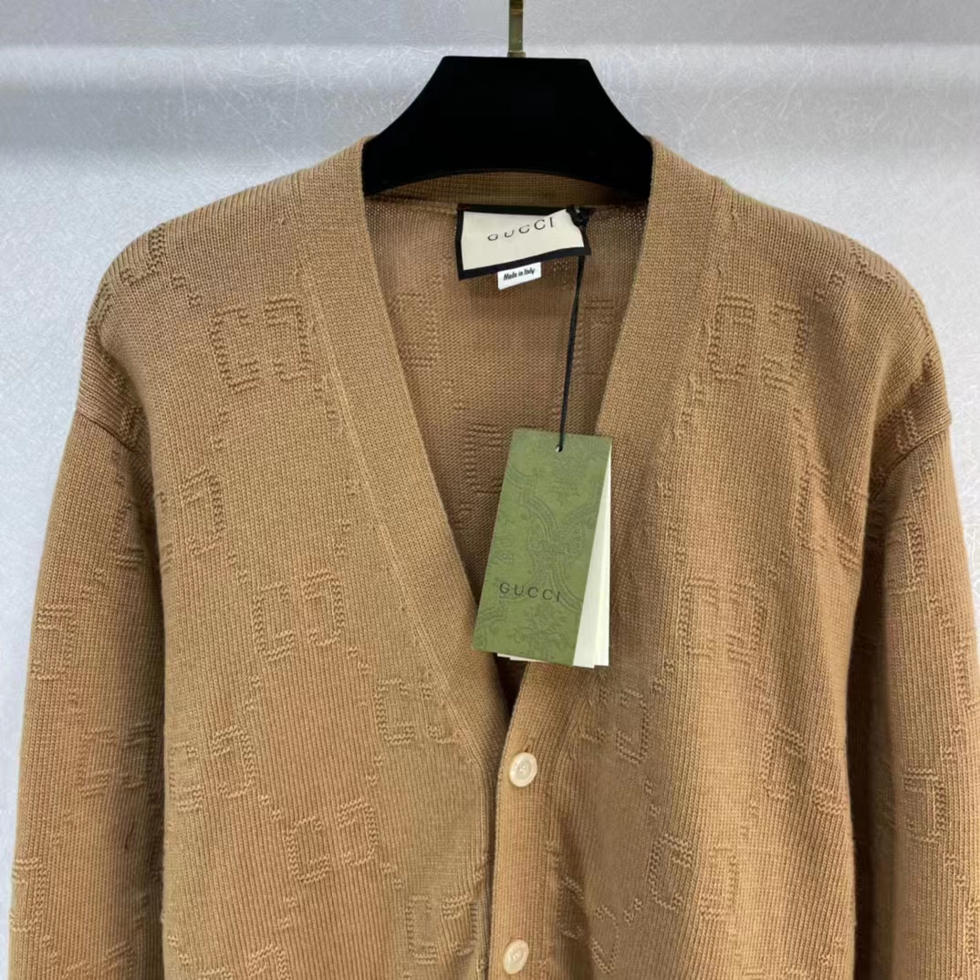 G*u*i men gg wool cardigan beige v-neck collar two front pockets