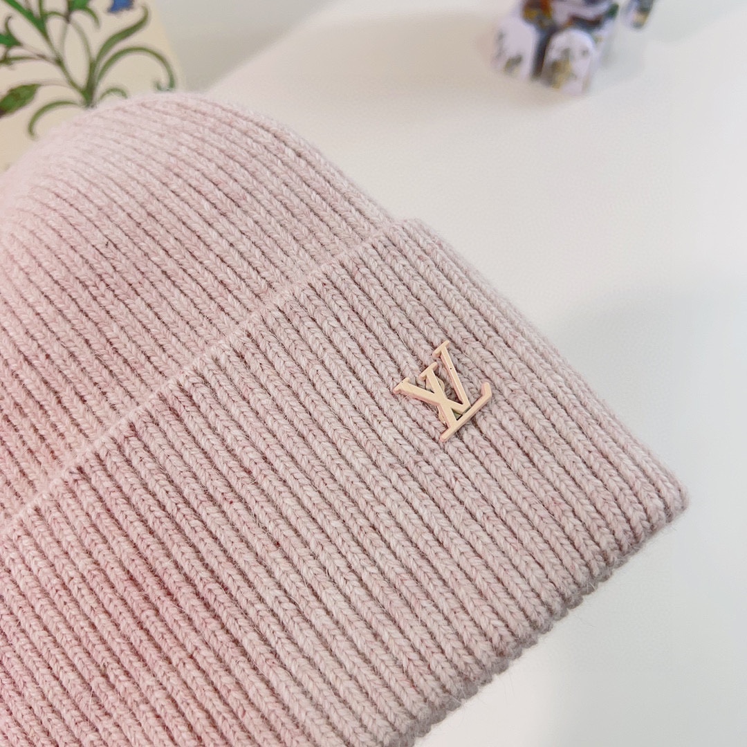 Louis Vuitton Unisex LV Ahead Beanie One Size Crème Beige Cashmere Enamel Initials