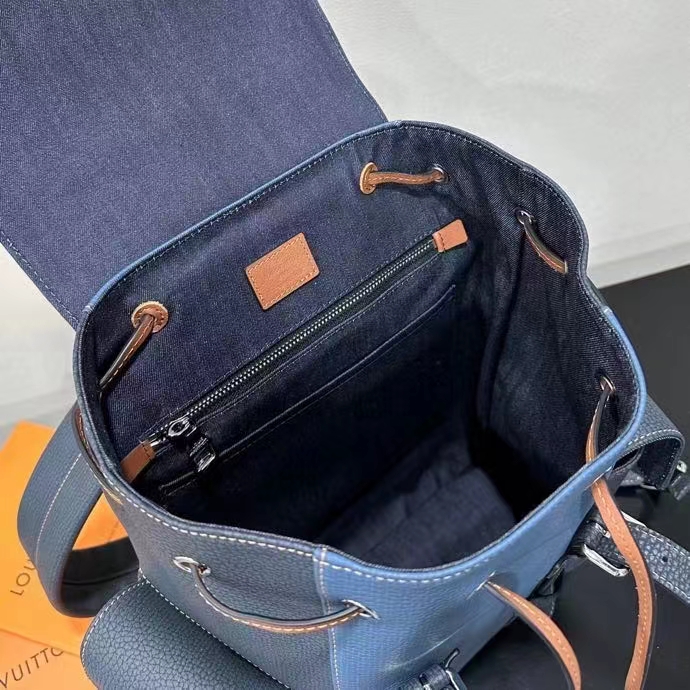 Louis Vuitton LV Unisex Christopher MM Backpack Denim Blue Navy Taurillon Leather