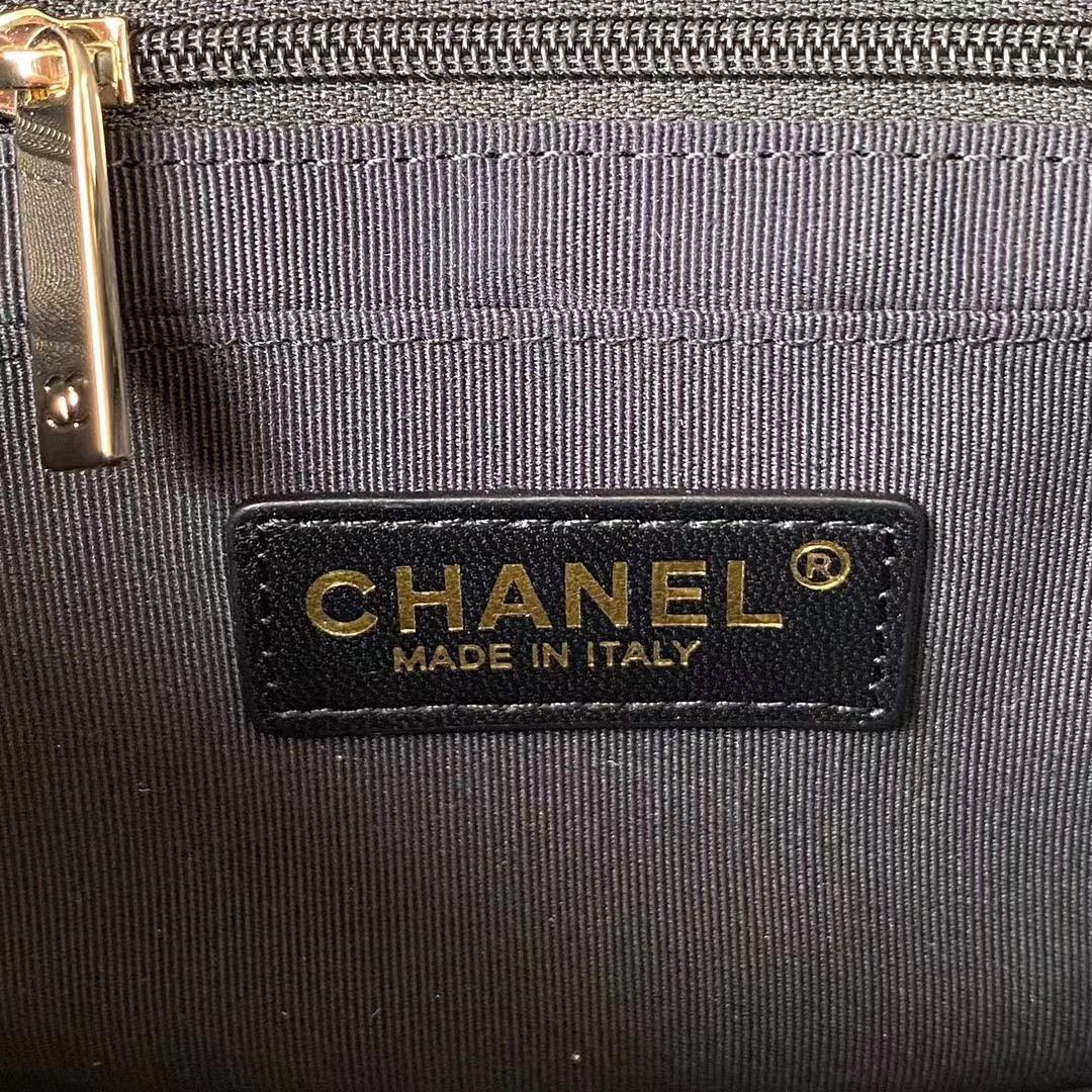 Chanel Women CC Small Flap Bag Grained Calfskin Gold Tone Metal Black