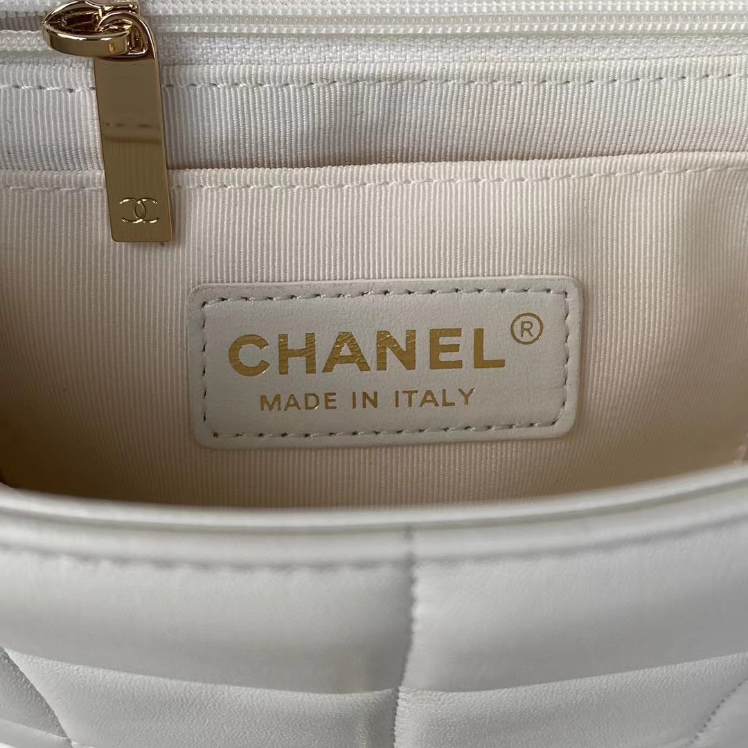 Chanel Women CC Small Flap Bag Grained Calfskin Gold Tone Metal White