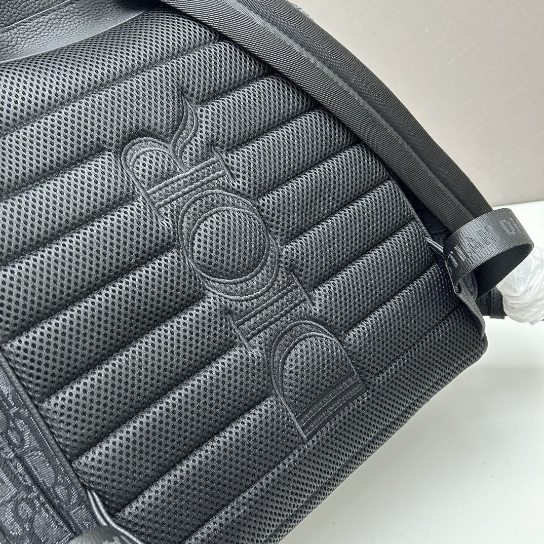 Dior Unisex CD Saddle Backpack Black Dior Oblique Jacquard Grained Calfskin
