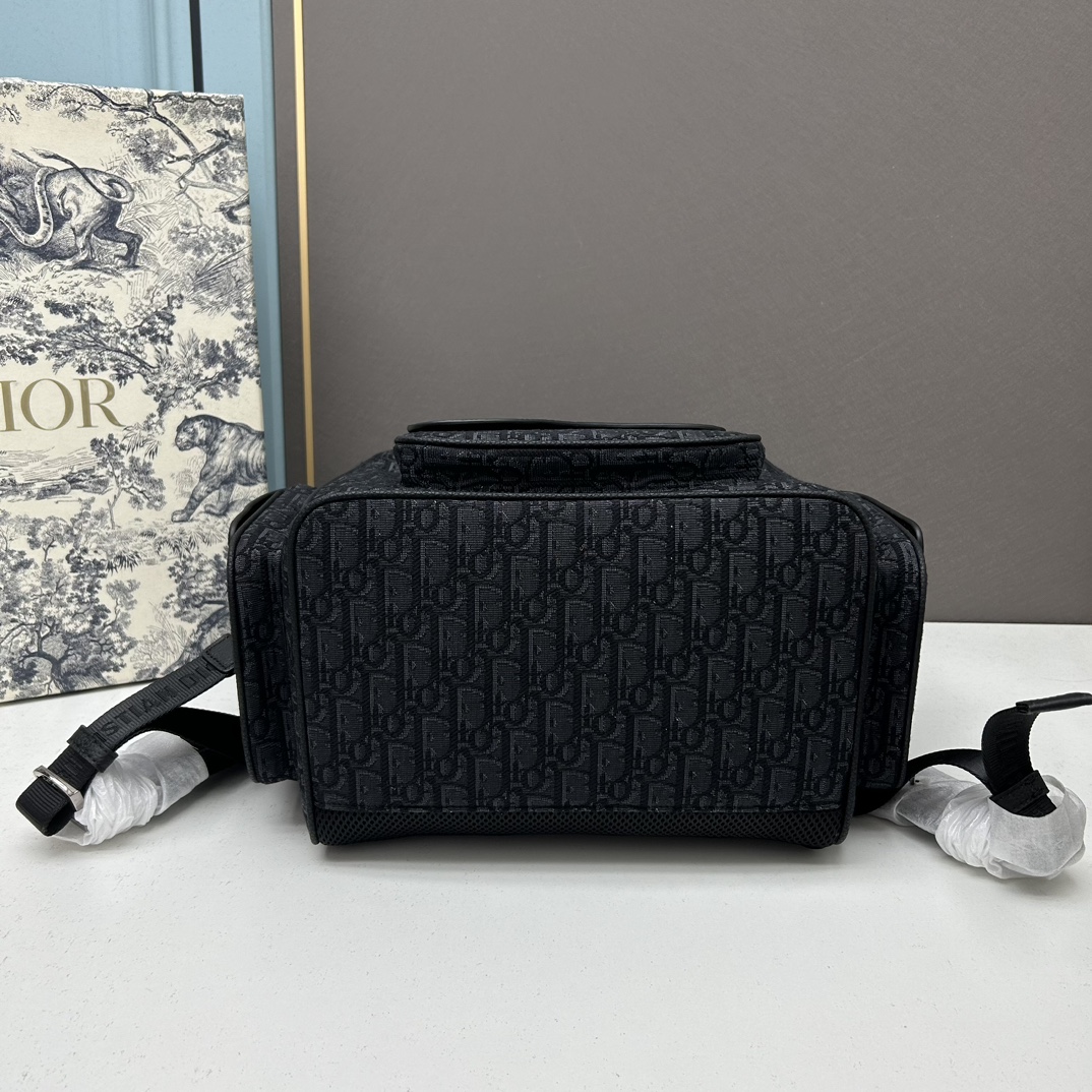 Dior Unisex CD Saddle Backpack Black Dior Oblique Jacquard Grained Calfskin