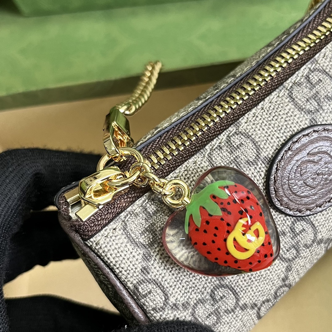 G*u*i gg unisex coin purse double g strawberry beige ebony gg supreme canvas