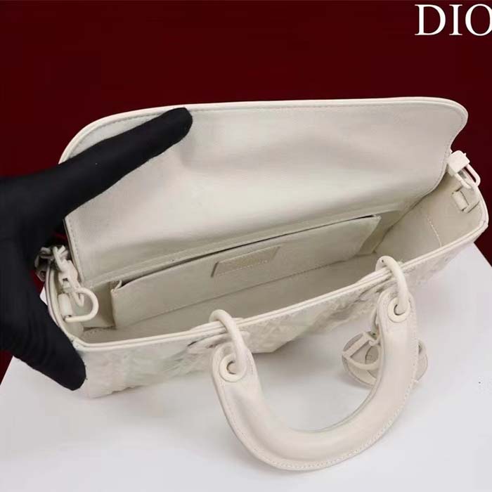 dior women cd medium d-joy bag latte cannage calfskin Di*m*nd motif