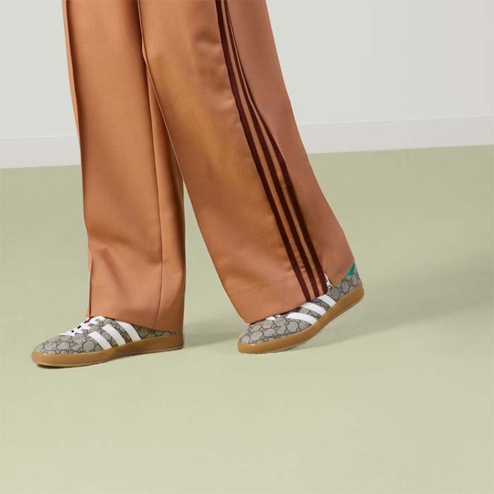 G*u*i unisex adidas x G*u*i gazelle sneaker beige ebony gg supreme canvas low heel