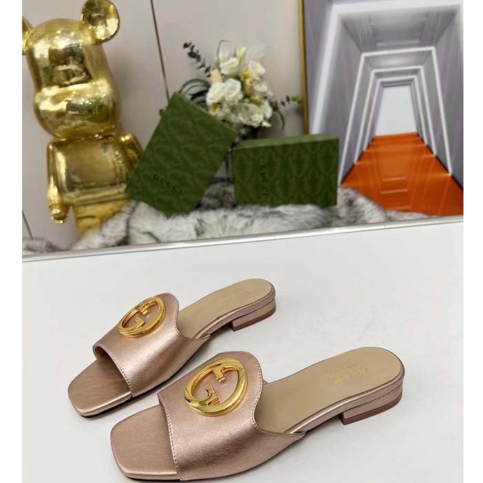 G*u*i women gg G*u*i nojum blondie slide metallic platinum leather round interlocking g flat