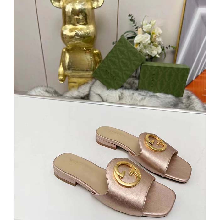 G*u*i women gg G*u*i nojum blondie slide metallic platinum leather round interlocking g flat
