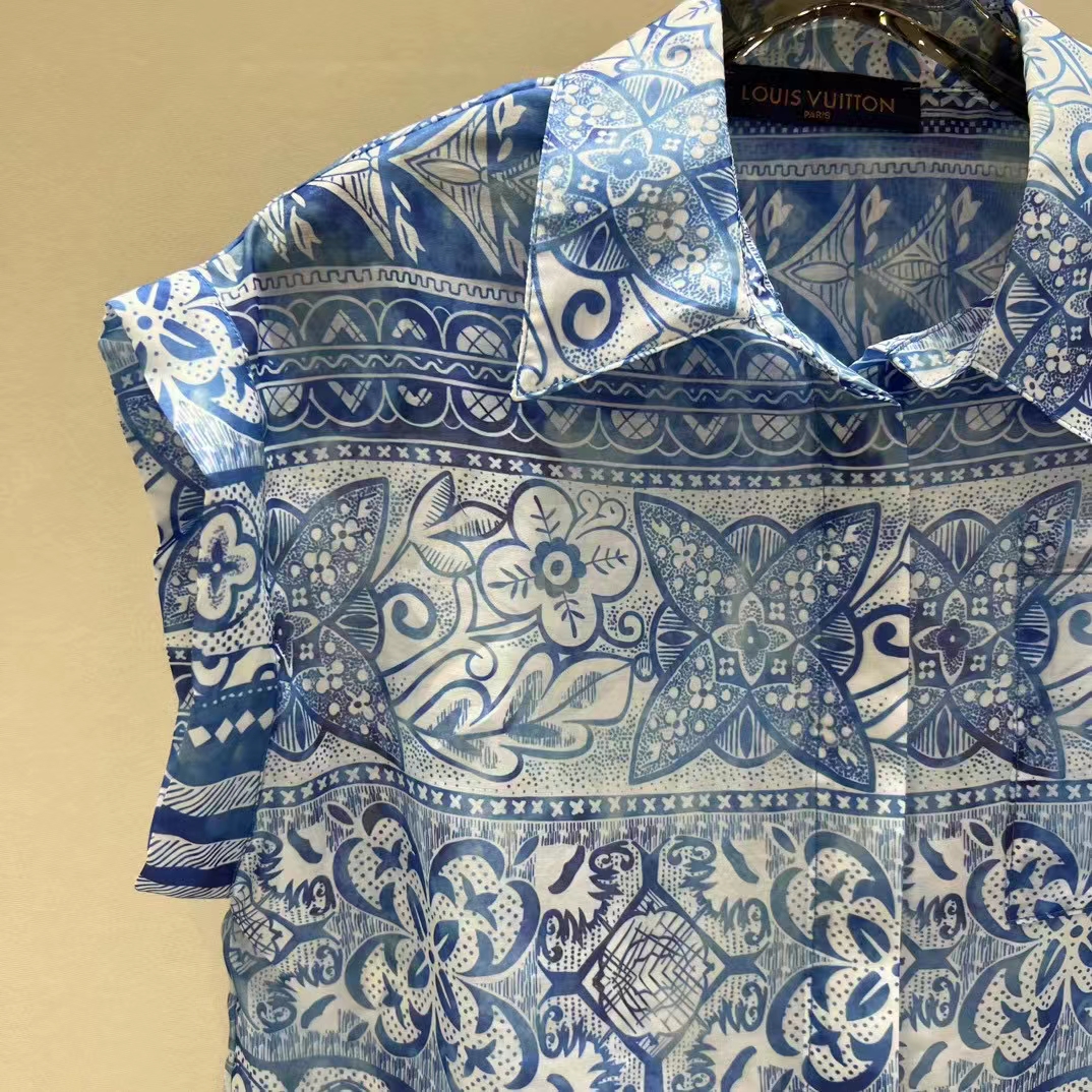 Louis Vuitton LV Men Monogram Tile Short Sleeve Shirt Cotton Blue White Regular Fit