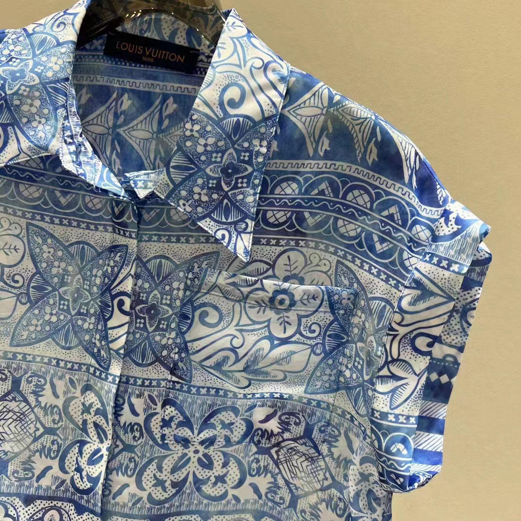 Louis Vuitton LV Men Monogram Tile Short Sleeve Shirt Cotton Blue White Regular Fit