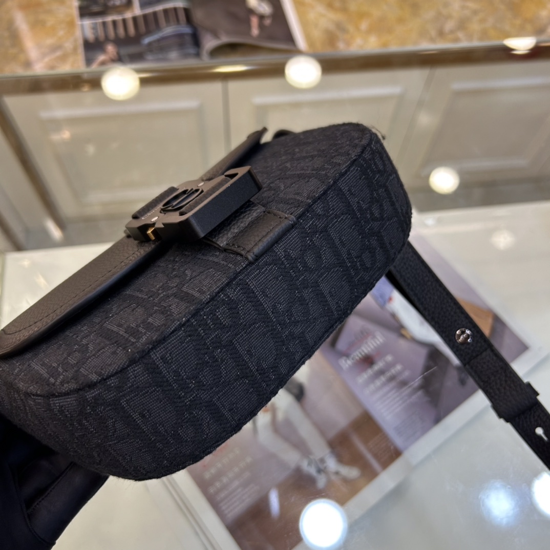 Dior Unisex CD Saddle Pouch Strap Black Dior Oblique Jacquard Grained Calfskin