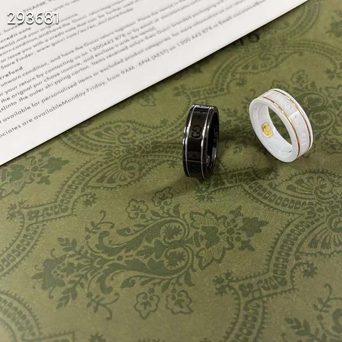 G*u*i unisex icon ring yellow gold interlocking g 18k yellow gold black synthetic corundum