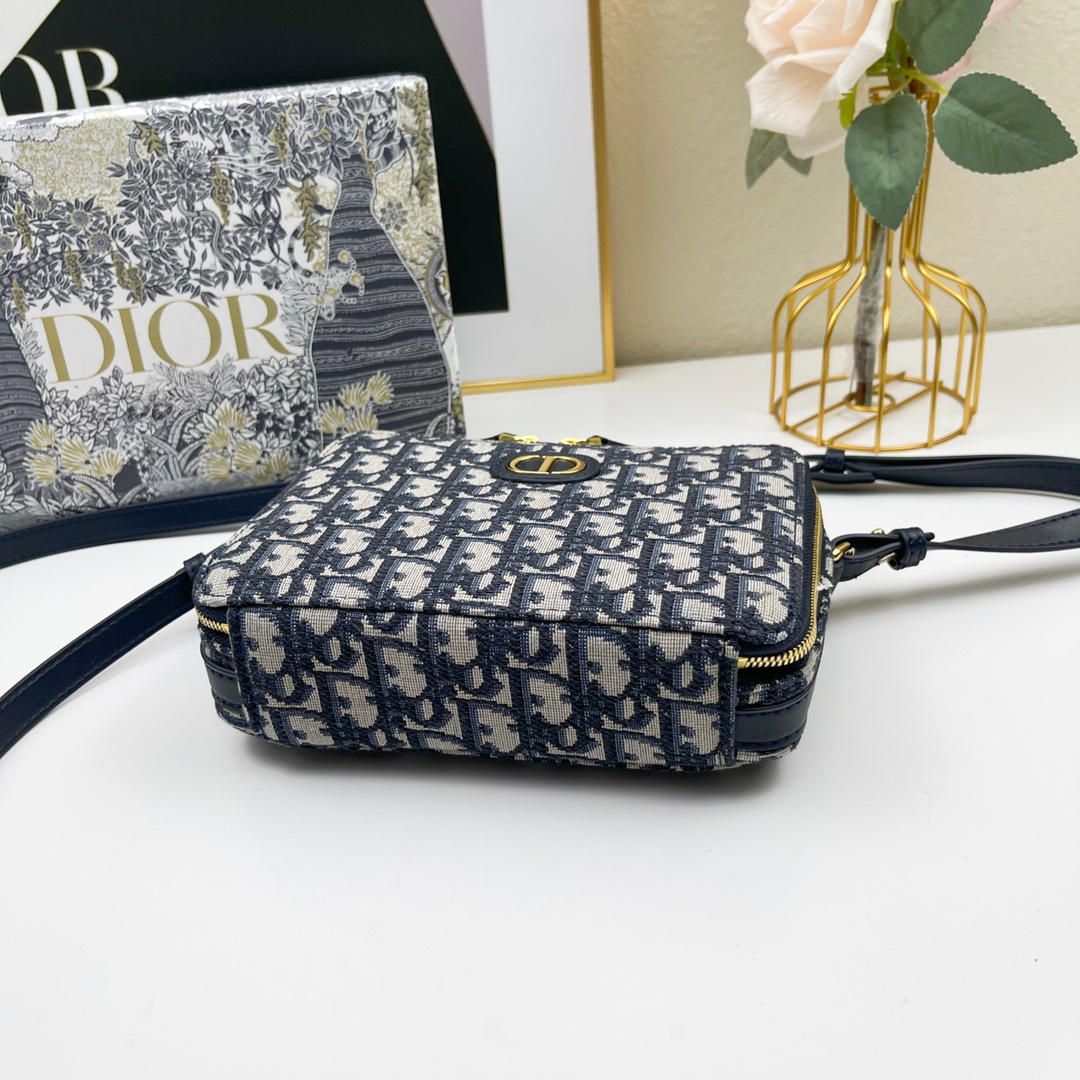 Dior Unisex CD 30 Montaigne Box Bag Blue Multicolor Dior Oblique Jacquard