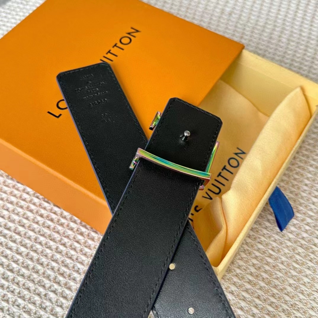 Louis Vuitton Unisex LV Initials 40 MM Reversible Belt Dark Blue Taurillon Calf Leather