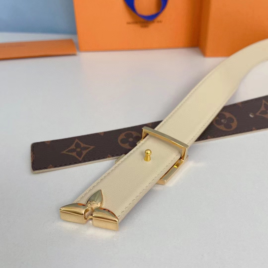 Louis Vuitton Unisex LV Pretty LV 30 MM Reversible Belt Monogram Canvas Quartz Leather