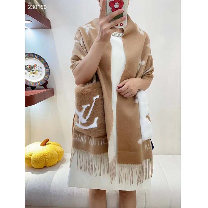 Louis Vuitton Unisex Cold Reykjavik Scarf Cashmere Mink Fur Beige Jacquard LV Initials Monogram Flowers