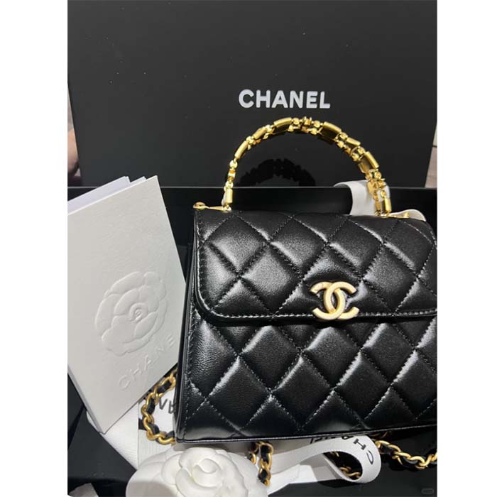 Chanel Women Kelly 22 Flap Bag in Calfskin Leather-Black