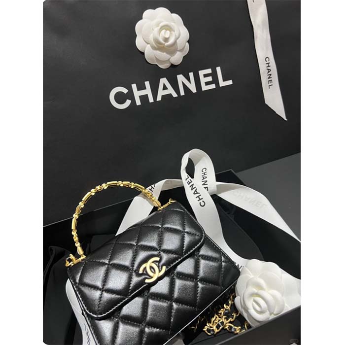 Chanel Women Kelly 22 Flap Bag in Calfskin Leather-Black