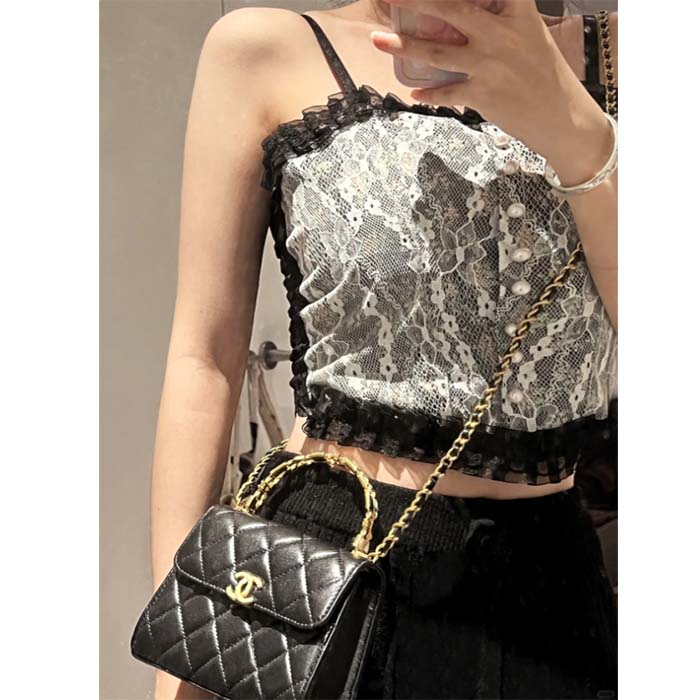 Chanel Women Kelly 22 Flap Bag in Calfskin Leather-Black