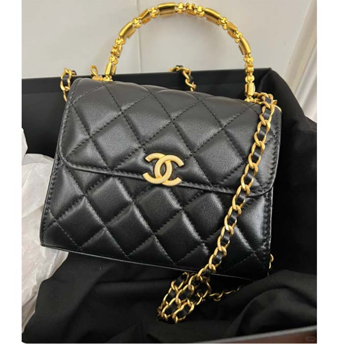 Chanel Women Kelly 22 Flap Bag in Calfskin Leather-Black