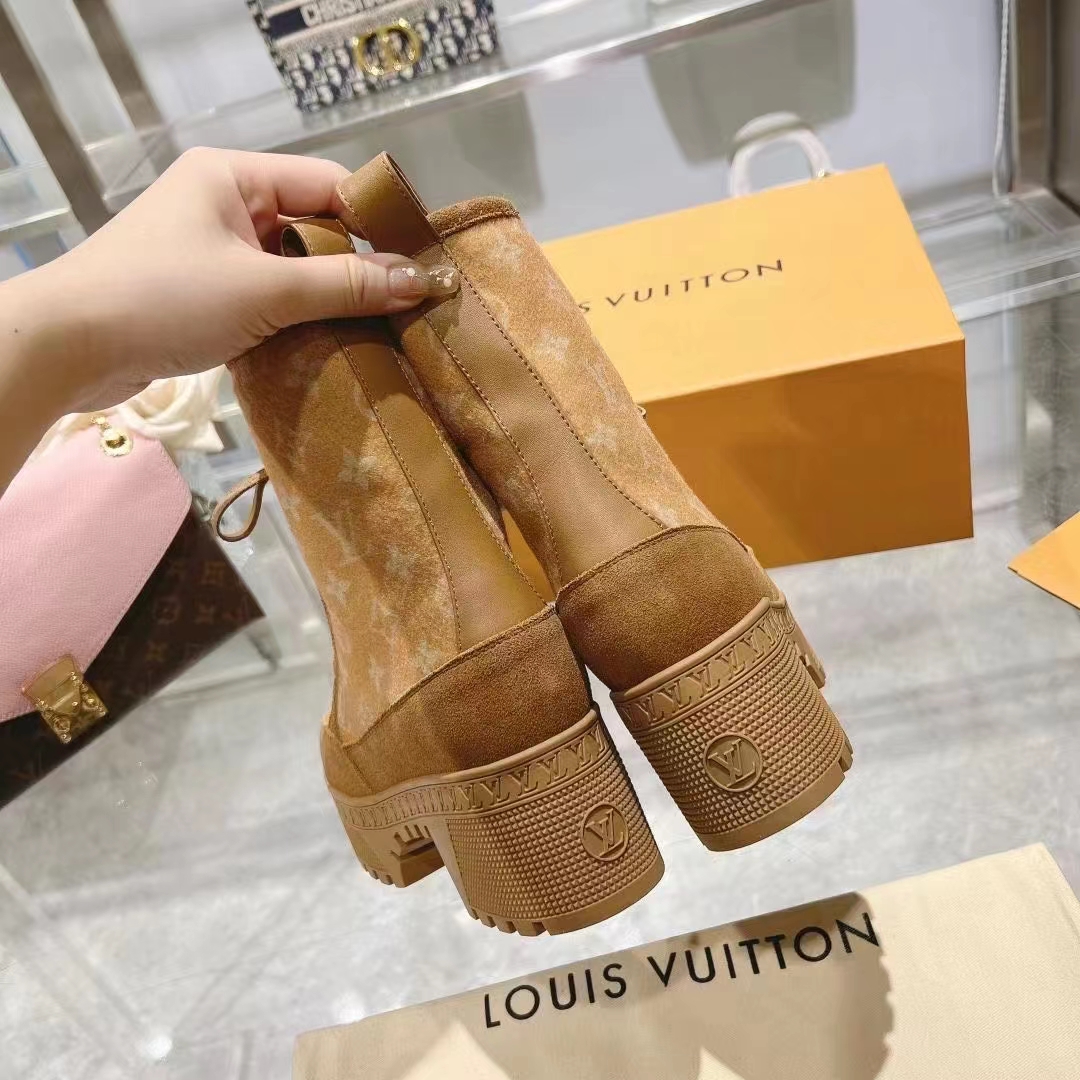 Louis Vuitton LV Women Laureate Platform Desert Boot Beige Monogram Wool Leather Laces Treaded Rubber