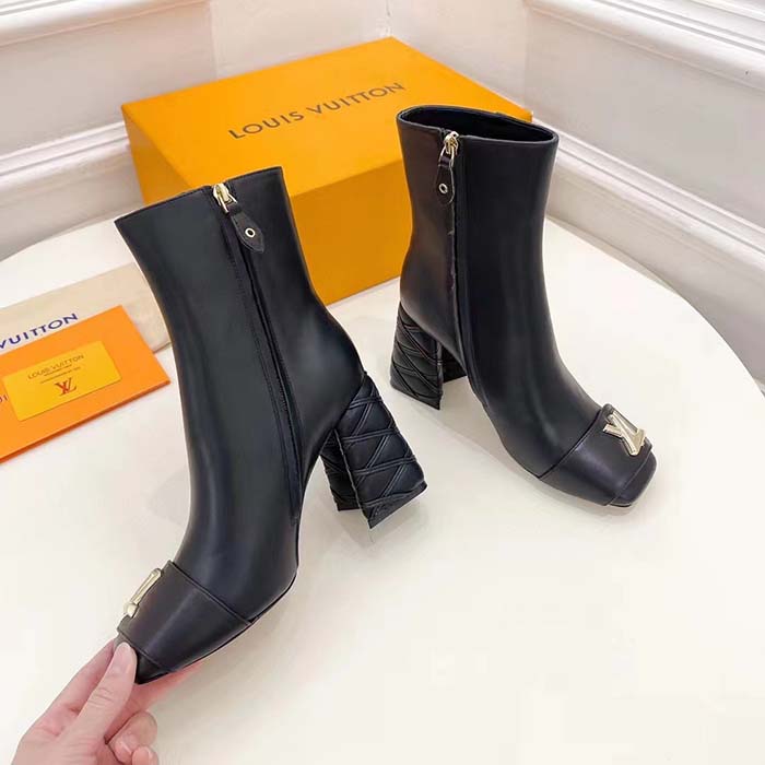 Louis Vuitton LV Women Shake Ankle Boot Black Lambskin Side Zip Leather Outsole