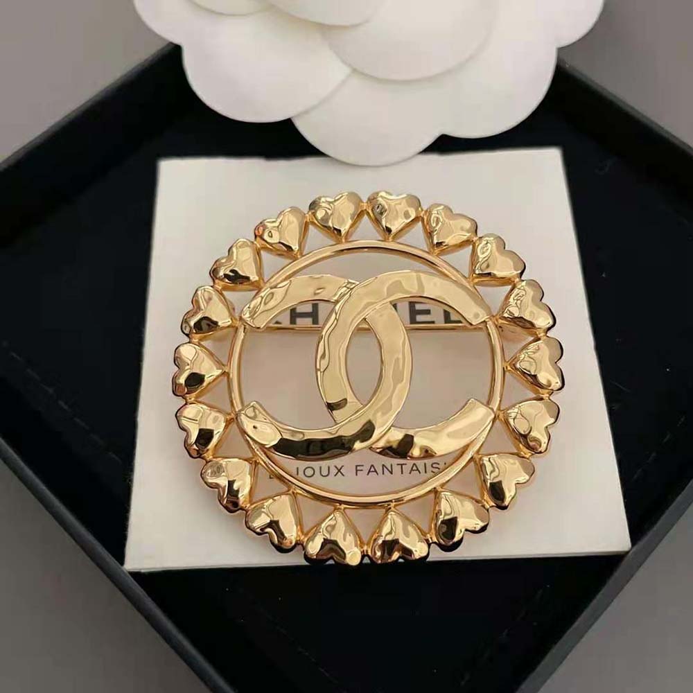 Chanel Women Brooch in Metal