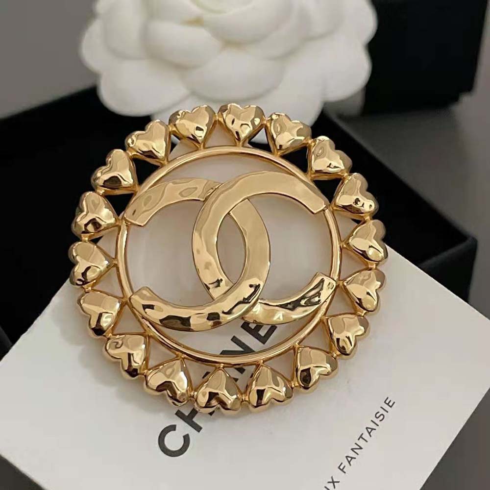 Chanel Women Brooch in Metal
